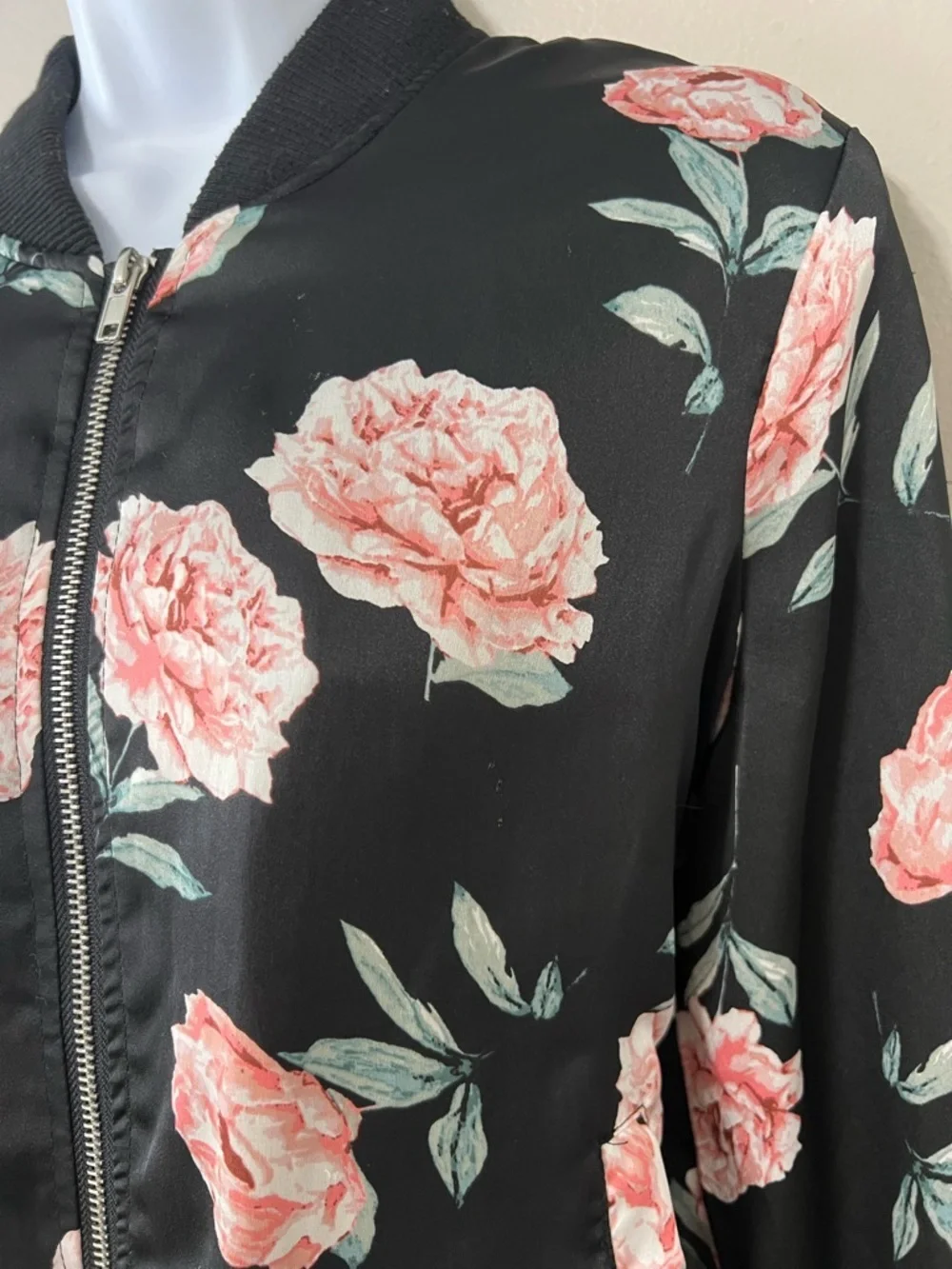 Wet Seal Floral Satin Bomber Jacket Black Pink Roses Size Large